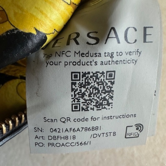 NWOT WOMEN'S VERSACE TOTE SHOULDER BAG WITH ADDITIONAL ATTACHED VERSACE  PURSE - Picture 16 of 16